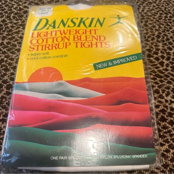 Danskin Accessories - DANSKIN Lightweight Cotton Blend Stirrup Toghts White Size D NWT